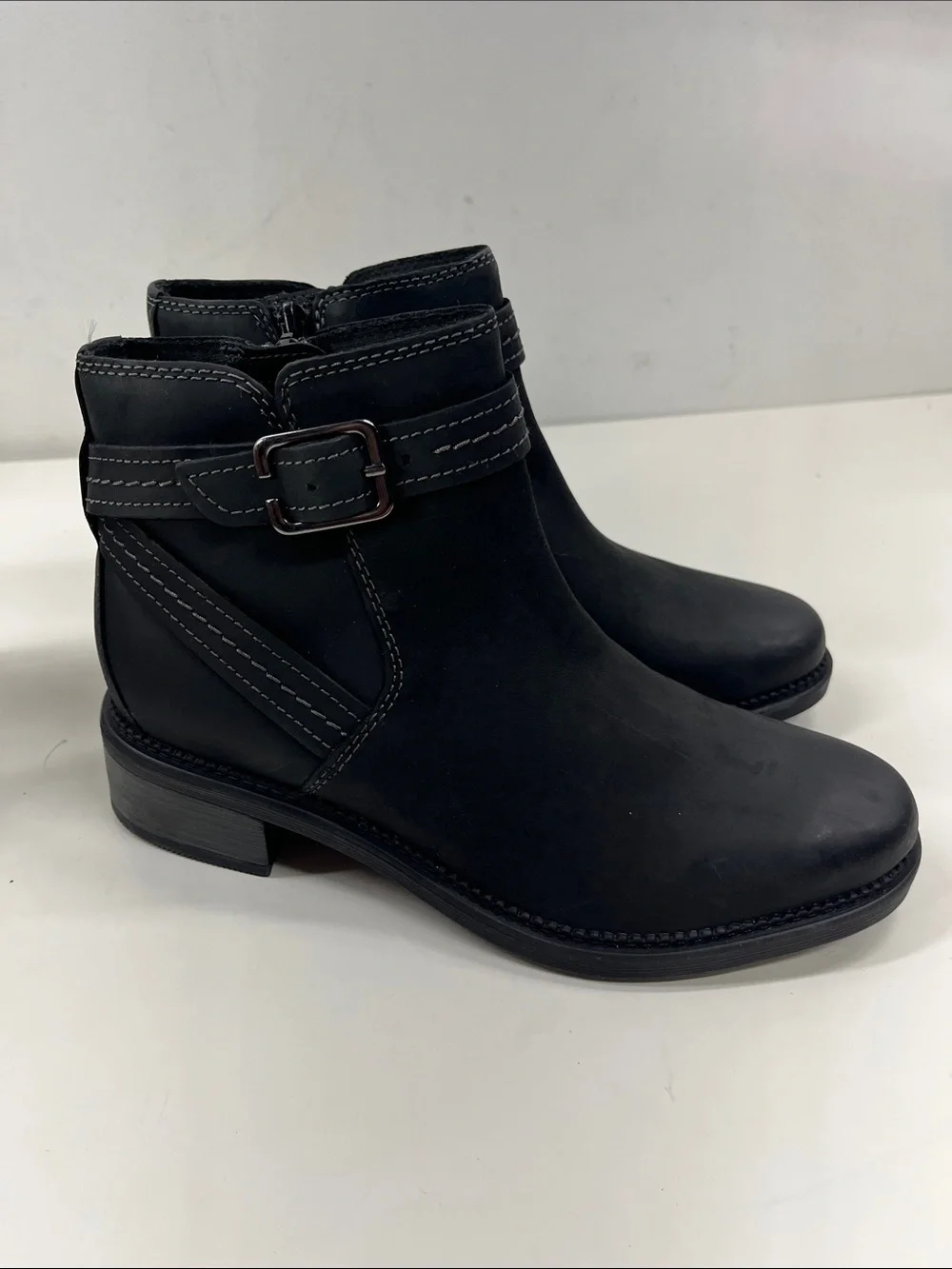 New Clarks Maye Strap Women's Boots in Black Leather Size 8